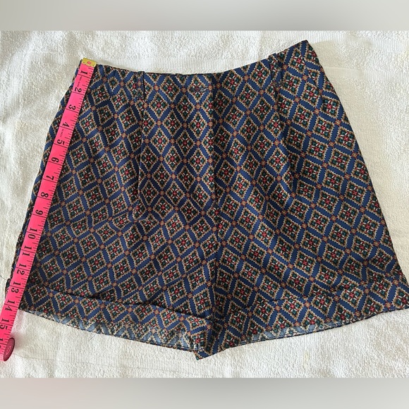 American Apparel- Classic High Waisted Cuff Shorts - Made in USA - Picture 3 of 8